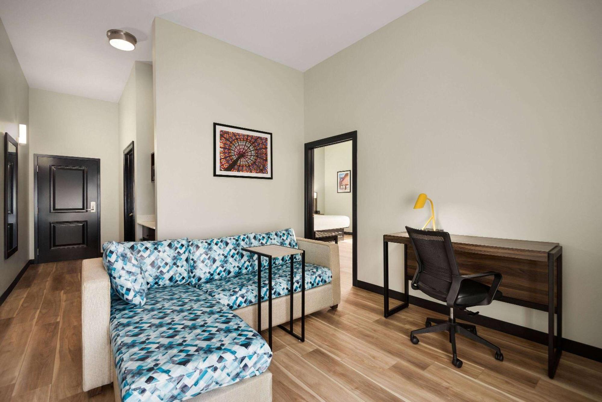 Hotel La Quinta by Wyndham Gonzales LA Exterior foto