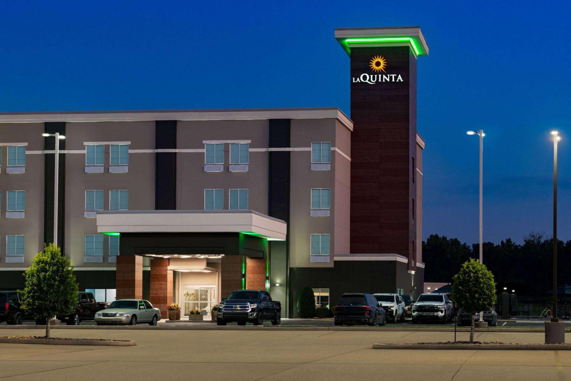 Hotel La Quinta by Wyndham Gonzales LA Exterior foto